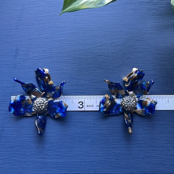 Lele Sadoughi Crystal Lily Earrings - Picture 6 of 6